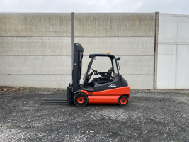 Linde E30-02 (101) heftruck elektrisch - 3 ton triple