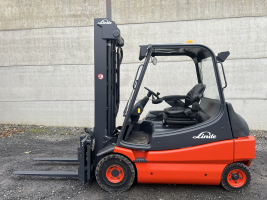 Linde E30-02 (101) heftruck elektrisch - 3 ton triple