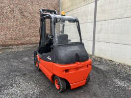 Linde E30-02 (101) heftruck elektrisch - 3 ton triple