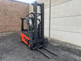 Linde E30L-01 (85) heftruck elektrisch triple - 3 ton