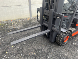 Linde E30L-01 (85) heftruck elektrisch triple - 3 ton