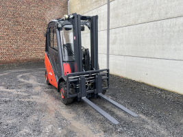 Linde H25T (249) heftruck op LPG - triplex 2,5 ton